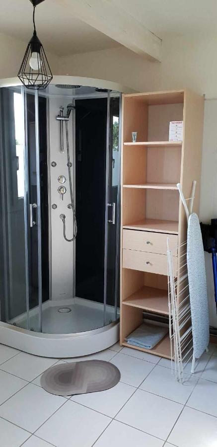 Le Barcares Logement Climatise Pour 6 Personnes, Draps Et Serviettes Non Fournis Air-Conditioned Accommodation For 6 People, Sheets And Towels Not Provided Alojamiento Con Aire Acondicionado Para 6 Personas, Sabanas Y Toallas No Incluidas Exterior photo
